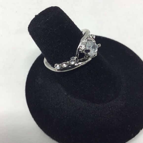 Cubic Zirconia Curved Fashion Ring (H15) - Picture 3 of 6